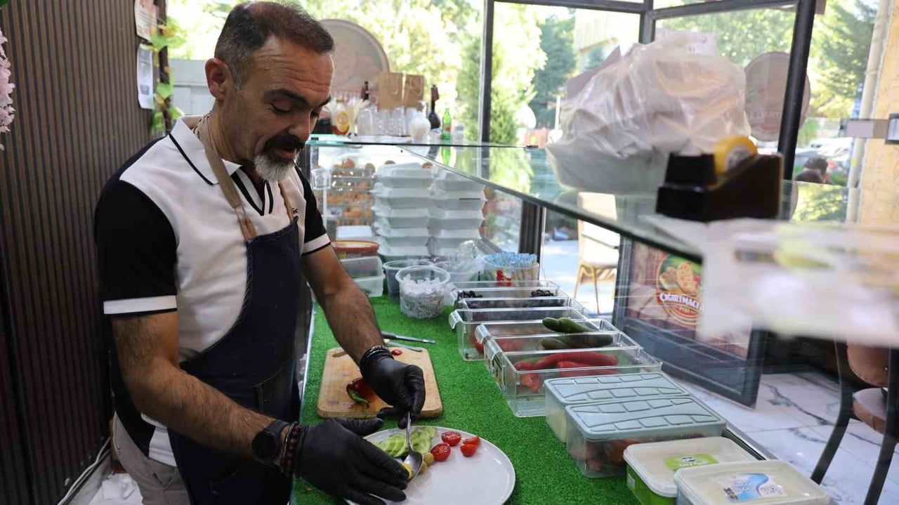 ALİ ARSLAN 155 KİLODAN 80 KİLOYA DÜŞMEYİ BAŞARDI.