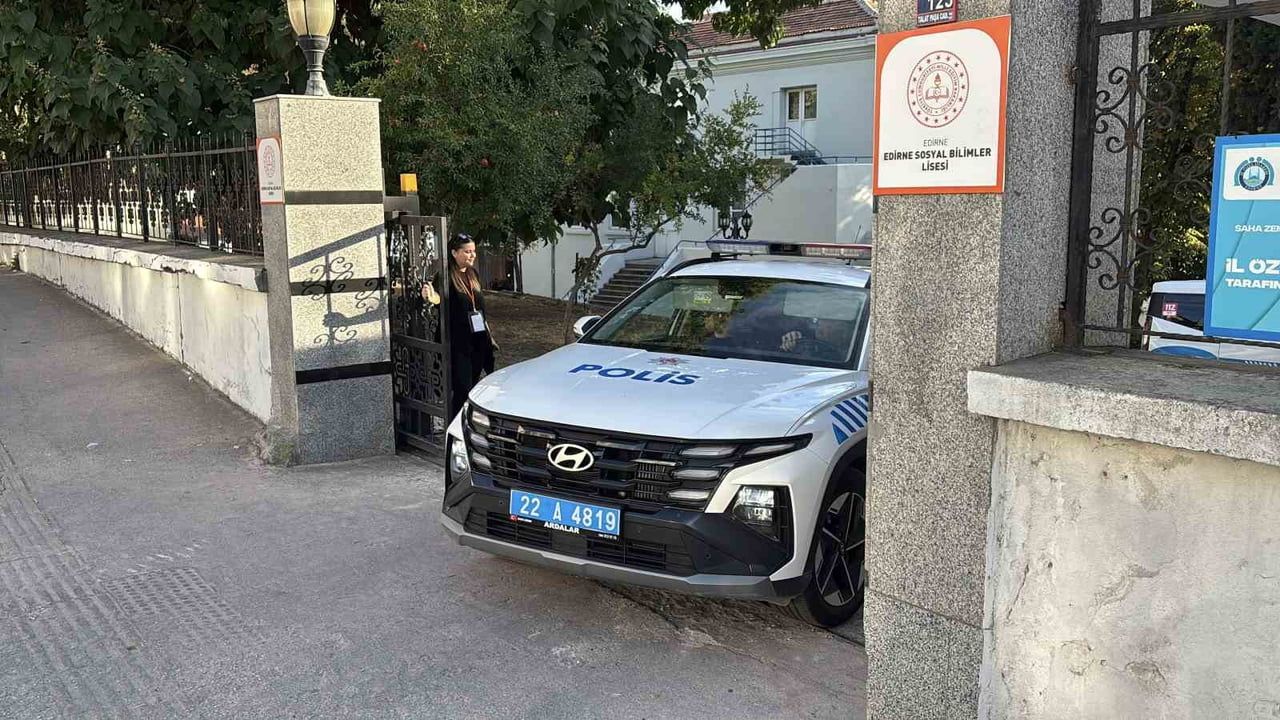 EDİRNE’DE OKULDA DENEY SONRASI KİMYASAL KOKU PANİĞİ: ÇOK SAYIDA EKİP SEVK EDİLDİ