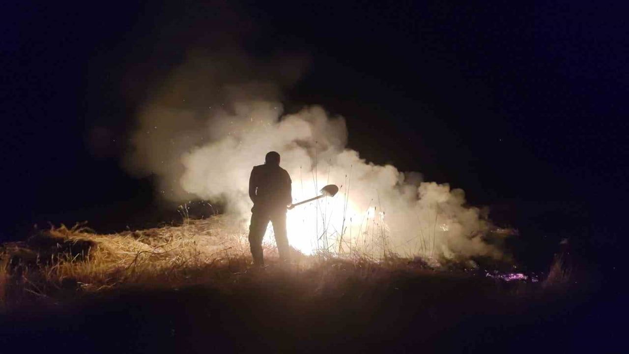 SİVAS’IN ŞARKIŞLA İLÇESİNDE EKİLİ BUĞDAY TARLASINDA ÇIKAN YANGIN GÜÇLÜKLE KONTROL ALTINA ALINDI...