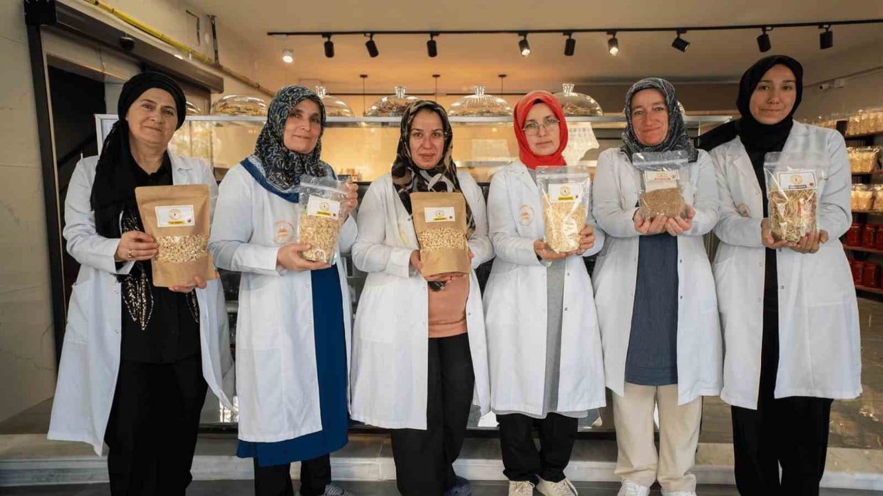 ŞİRKETİN DESTEKLEDİĞİ GACER CAFE PROJESİNDE ÇALIŞAN KADIN SAYISI 17'DEN 65'E YÜKSELEREK İŞGÜCÜNDE...