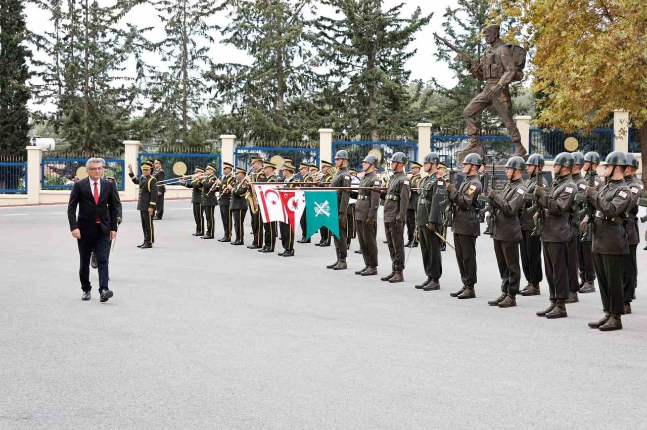 KKTC CUMHURBAŞKANI TUFAN ERHÜRMAN, GÜVENLİK KUVVETLERİ KOMUTANI TÜMGENERAL ŞÜKRÜ BİLİR’İ ZİYARET...