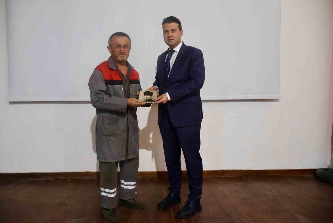 ESNAF TALİP DİNÇ VE ÇİVRİL KAYMAKAMI