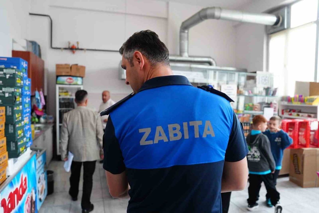 BOLU BELEDİYESİ ZABITA MÜDÜRLÜĞÜ EKİPLERİ, EĞİTİM ÖĞRETİM YILININ BAŞLAMASIYLA KENT MERKEZİNDEKİ...