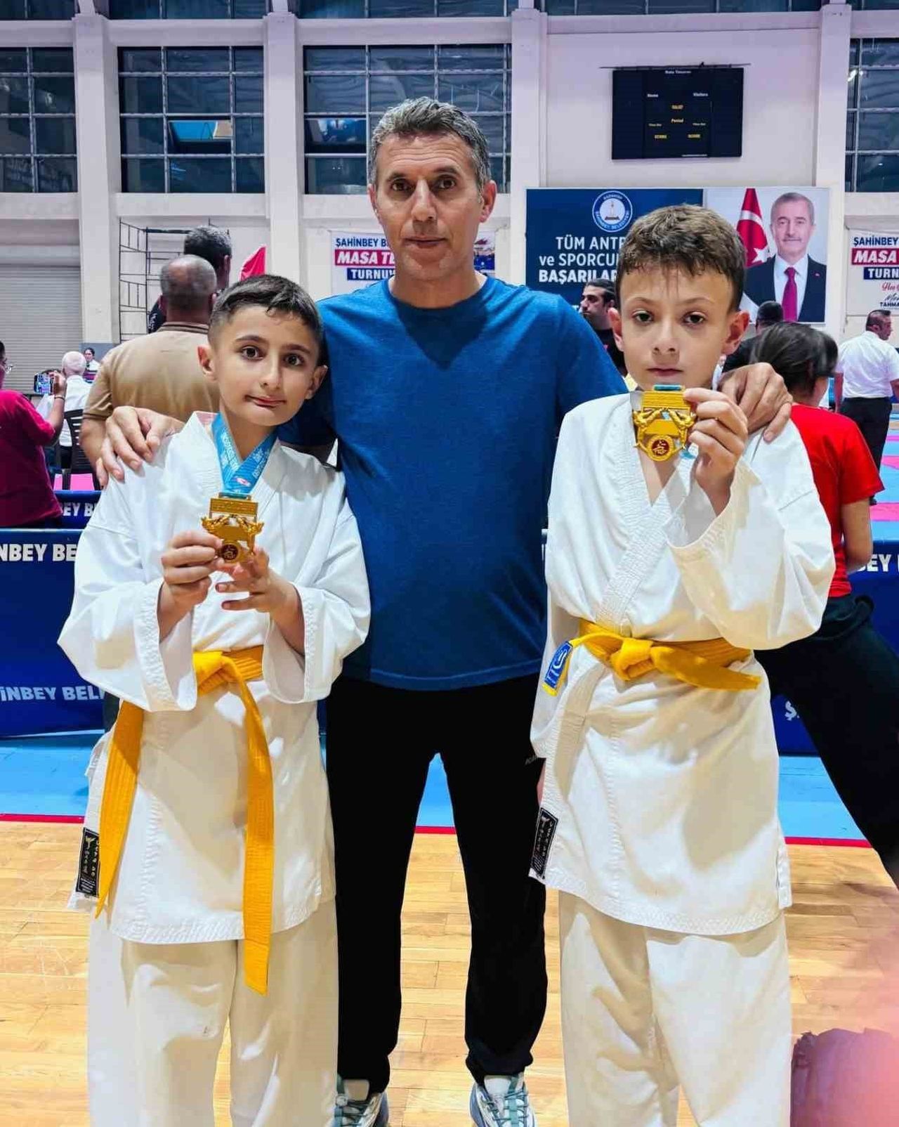 GAZİANTEP'TE DÜZENLENEN SPOR TOTO YILDIZLAR LİGİ 3. ETAP KARATE MÜSABAKALARINDA, DİYARBAKIR...