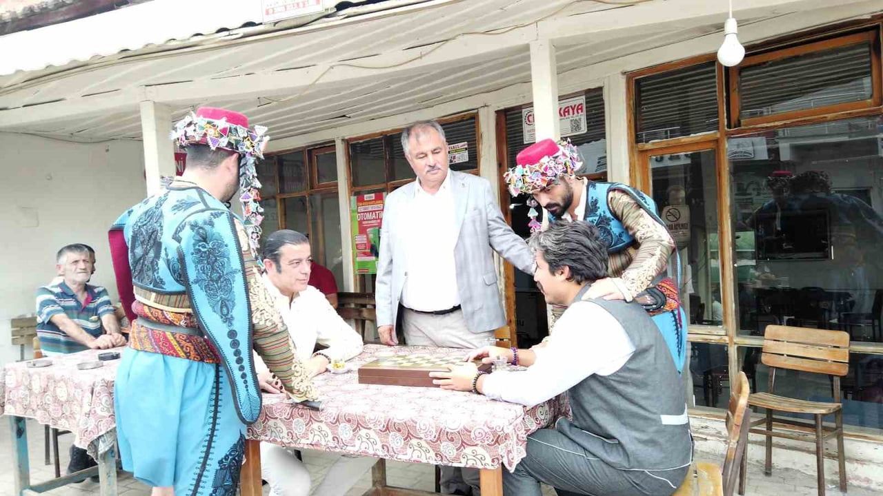 TÜRK HALK MÜZİĞİNİN SEVİLEN İSİMLERİ EFE GÜNGÖR VE UĞUR ÖNÜR, DÜET YAPTIKLARI YENİ ŞARKILARININ...
