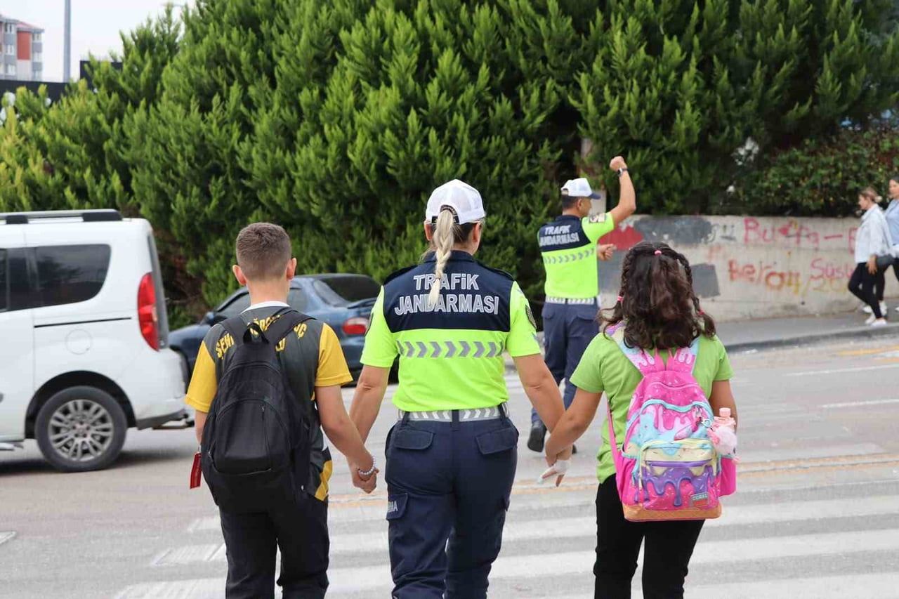 2026-2027 EĞİTİM VE ÖĞRETİM YILININ BAŞLAMASIYLA ANKARA İL JANDARMA KOMUTANLIĞINCA SORUMLULUK...