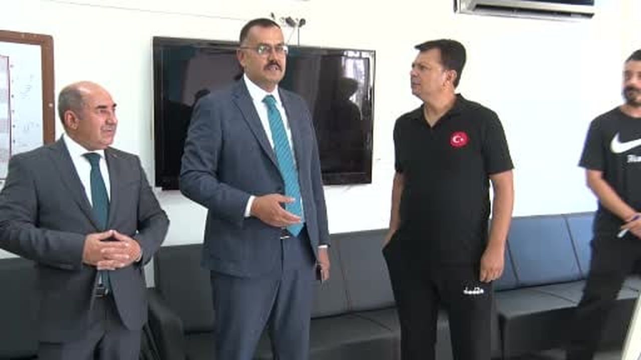 Dartta dereceye giren kız çocuklarına Başsavcıdan tebrik