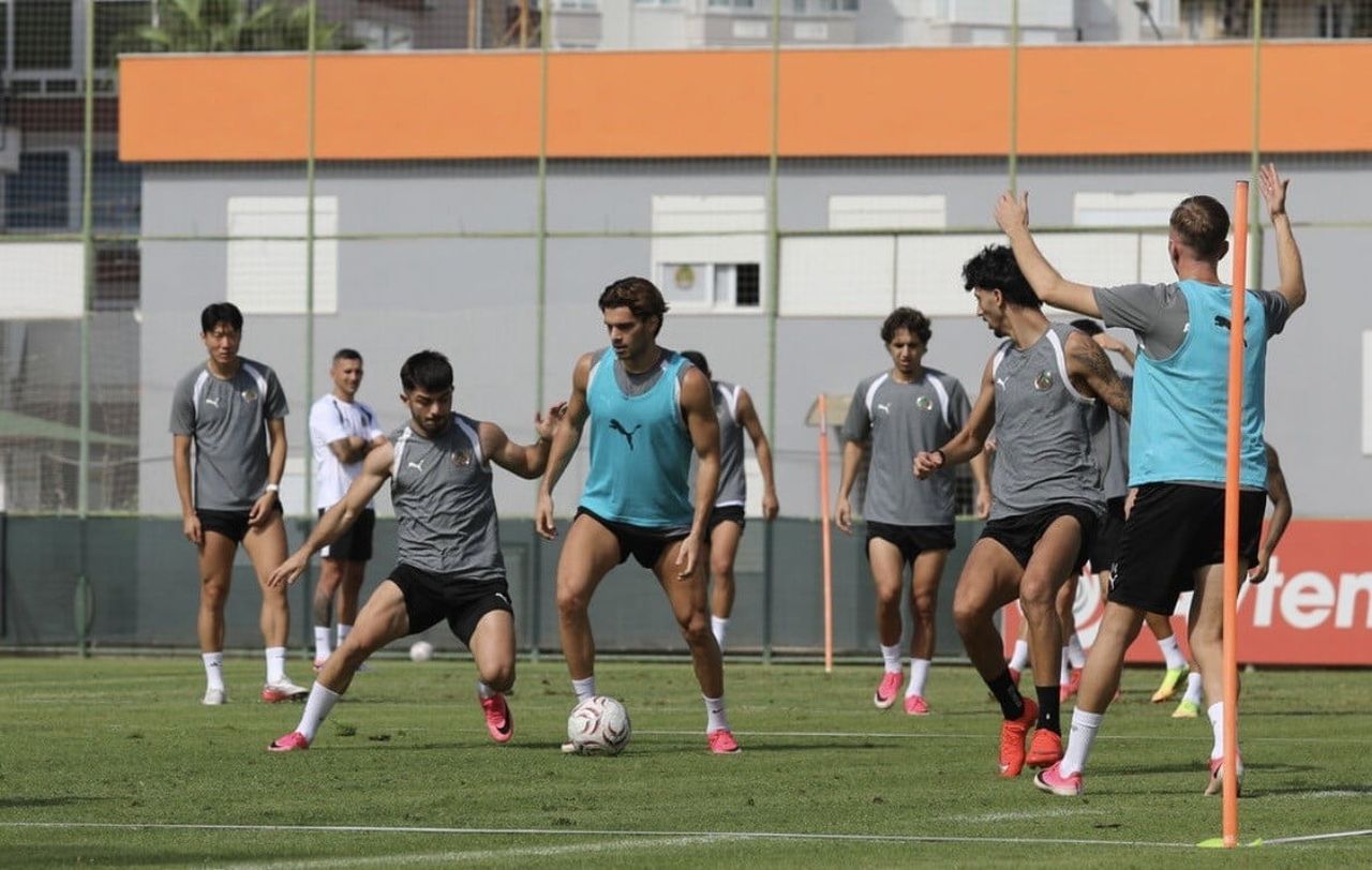 CORENDON ALANYASPOR, TRENDYOL SÜPER LİG'İN 6. HAFTASINDA OYNAYACAĞI ÇORUM FK MAÇI HAZIRLIKLARINI...