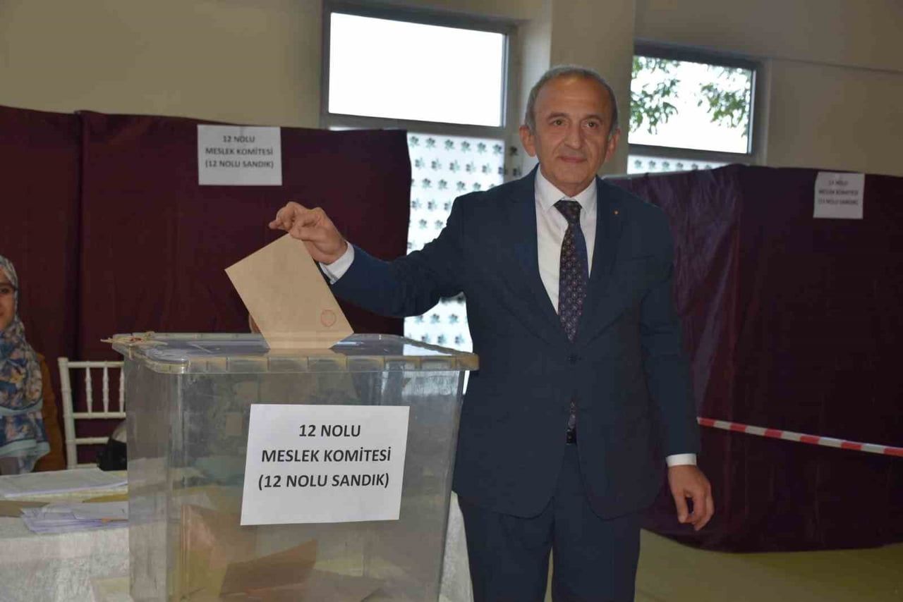 MANİSA TİCARET VE SANAYİ ODASINDA MESLEK KOMİTELERİ VE MECLİS ÜYELERİNİN BELİRLENMESİ AMACIYLA...