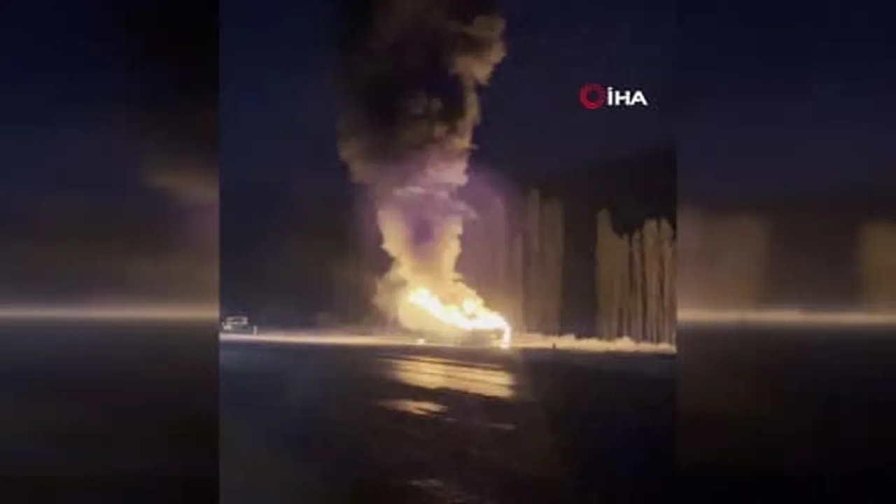 Tırın dorsesi alev topuna döndü