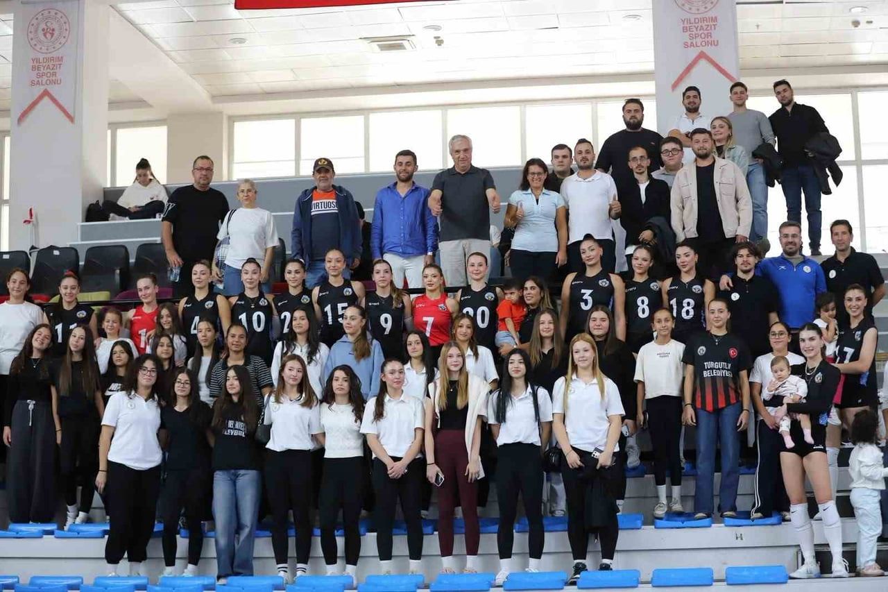 TURGUTLU BELEDİYESİ KADIN VOLEYBOL TAKIMI, TVF KADINLAR 2. LİGİ’NDEKİ YENİ SEZONA FIRTINA GİBİ...
