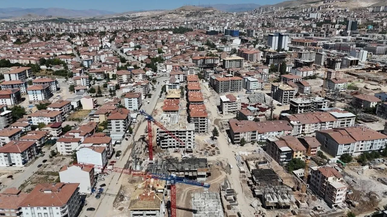 MALATYA'DA DEPREM DAVASINDA "SAĞLAM" RAPORU ÇELİŞKİSİ