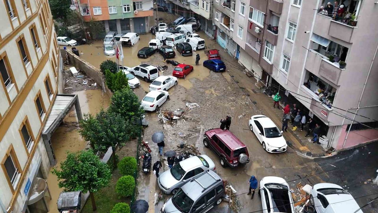 Ayazağa'da selin bıraktığı tahribat dron görüntüleriyle ortaya çıktı