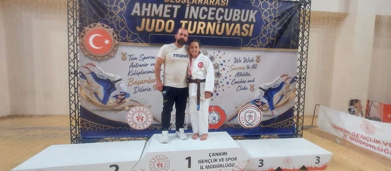 ÇANKIRI’DA 8 ÜLKE VE 25 KULÜBÜN KATILIMIYLA DÜZENLENEN ULUSLARARASI JUDO TURNUVASI’NDA KIRKLARELİ...