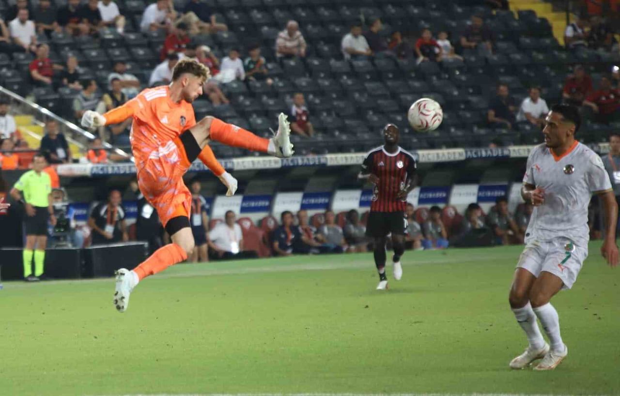 GAZİANTEP FUTBOL KULÜBÜ, TRENDYOL SÜPER LİG'İN 1. HAFTASINDA ALANYASPOR'U AĞIRLIYOR. KARŞILAŞMANIN...