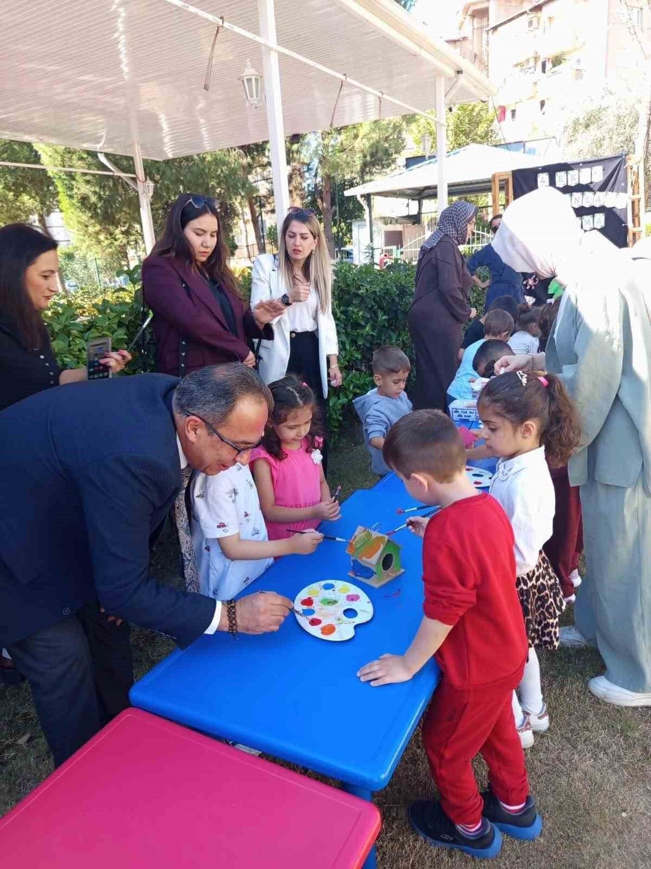 AYDIN'IN EFELER İLÇESİNDE “HAYVAN DOSTLARIYLA BİR GÜN” PROJESİ KAPSAMINDA BİR ARAYA GELEN OKUL...