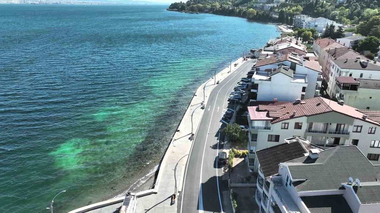 GÖLCÜK ULAŞLI SAHİLİ'NDE 460 METRELİK DALGA KIRICI SET VE SAHİL DÜZENLEMESİ TAMAMLANDI. DENİZ...