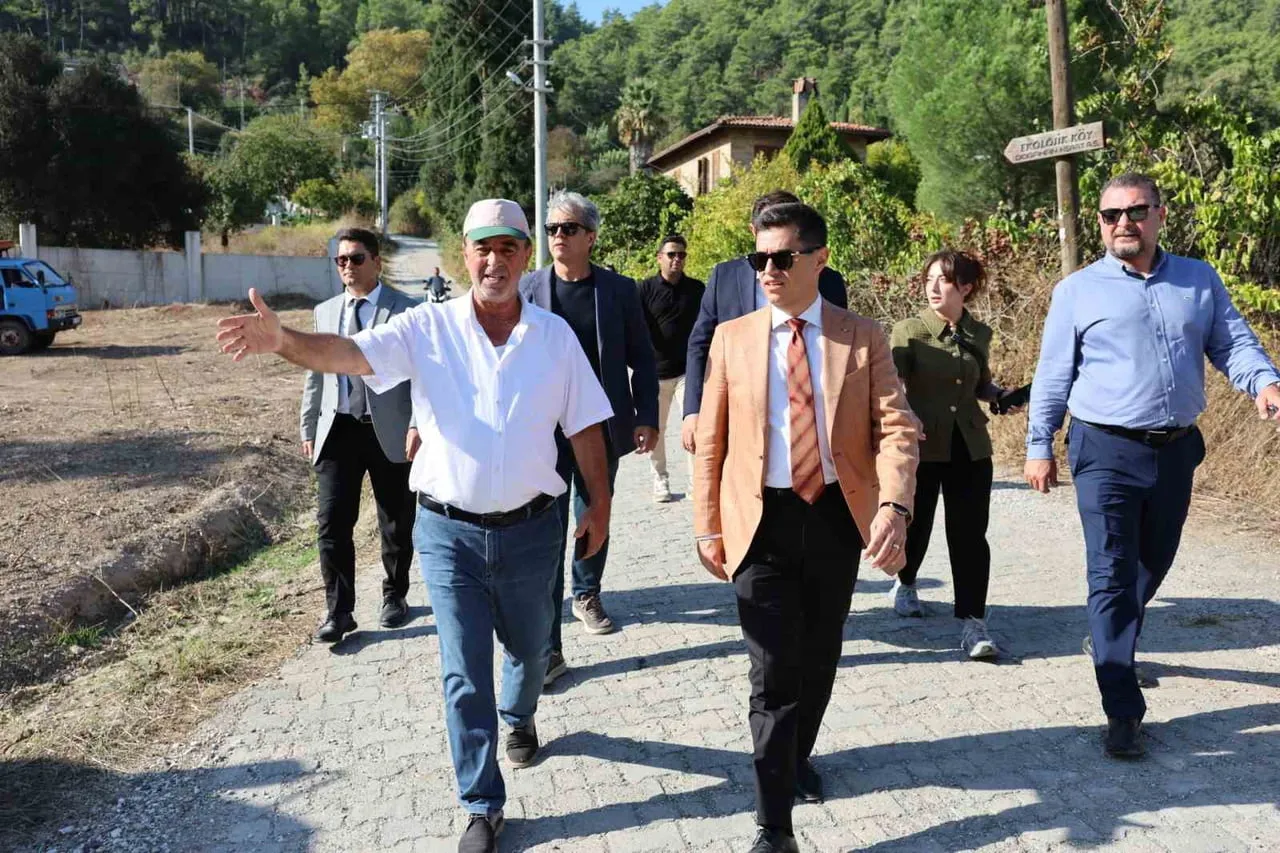 BAŞKAN ÜNLÜ ÇETİBELİ’NDE YOL ÇALIŞMALARINI İNCELEDİ