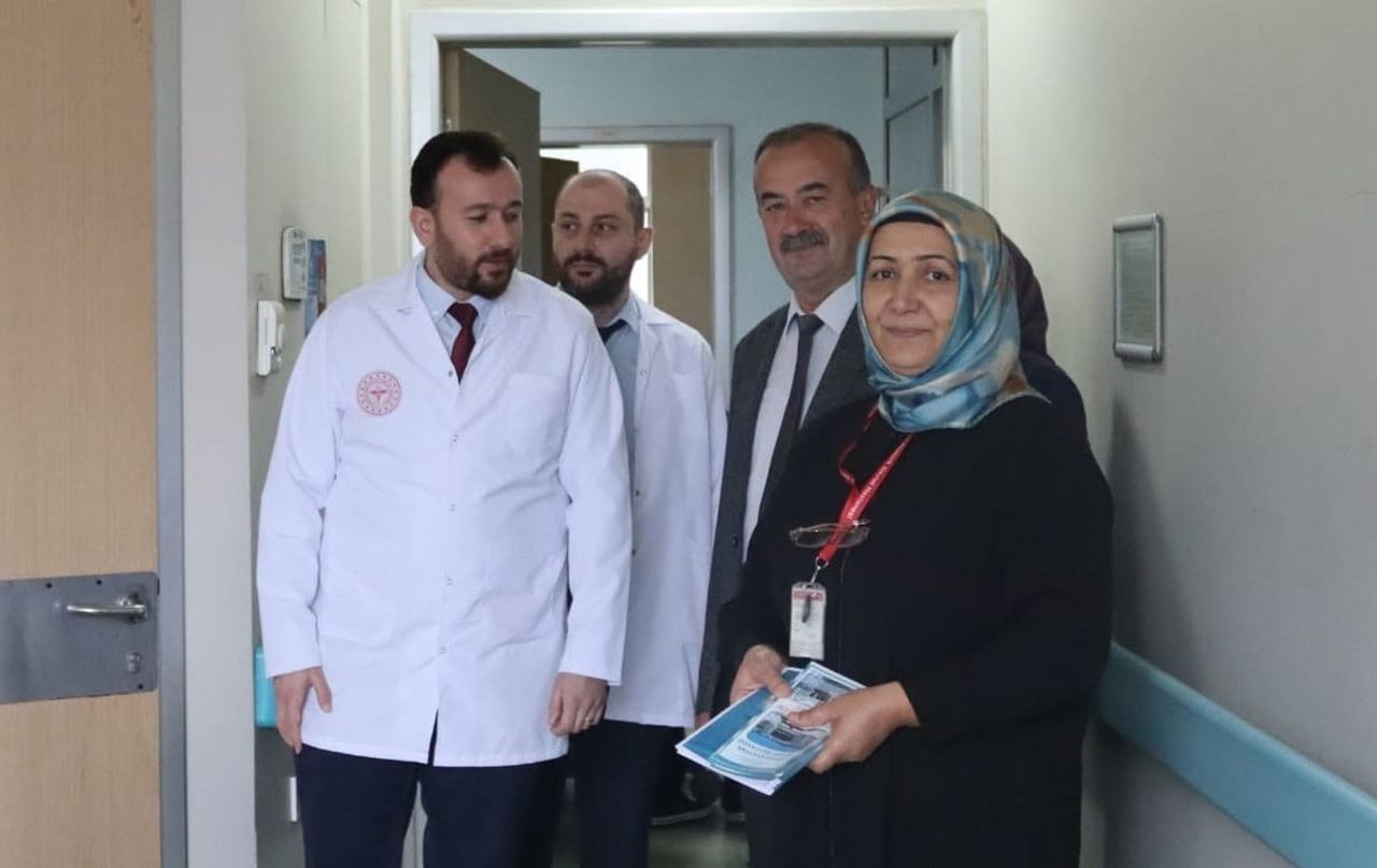 DÜZCE ATATÜRK DEVLET HASTANESİ’NDE HASTA HAKLARI GÜNÜ KAPSAMINDA DÜZENLENEN PROGRAMDA, HASTA...