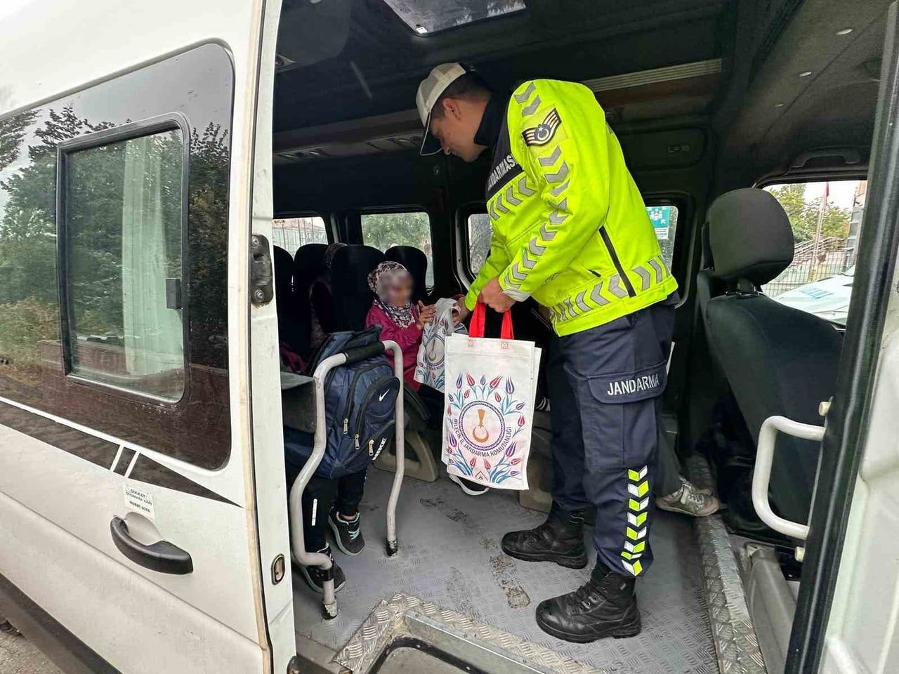 BİLECİK’TE OKUL ÇEVRELERİ VE SERVİS ARAÇLARI DENETLENDİ