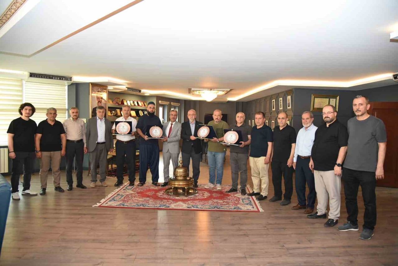 ELAZIĞ TİCARET BORSASI’NDA DÜZENLENEN TÖRENDE BAŞKAN MEHMET ALİ DUMANDAĞ, KURUMA UZUN YILLAR EMEK...