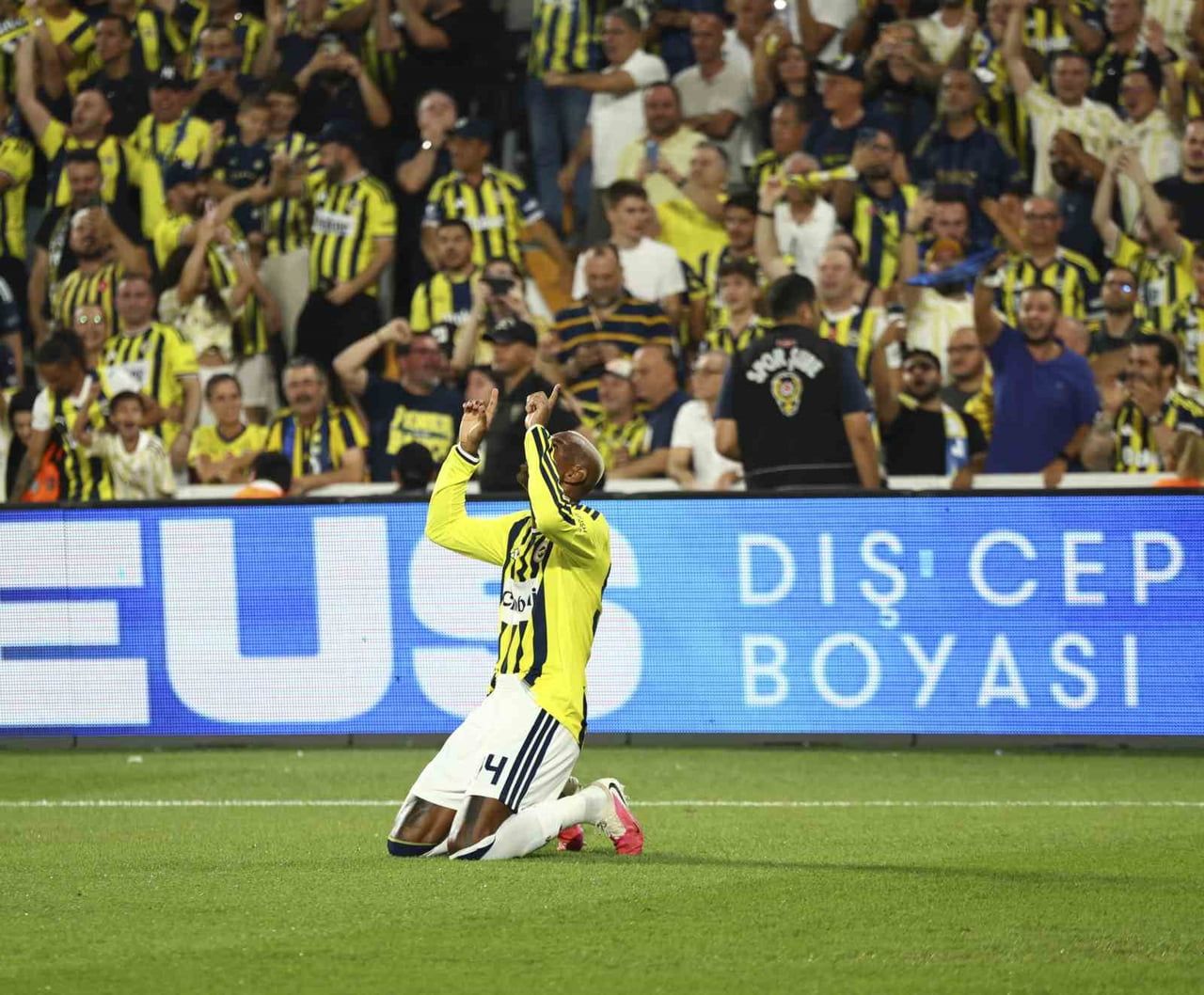 FENERBAHÇE, UEFA ŞAMPİYONLAR LİGİ 3. ELEME TURU İLK MAÇINDA EVİNDE AVUSTURYA TEMSİLCİSİ STURM...