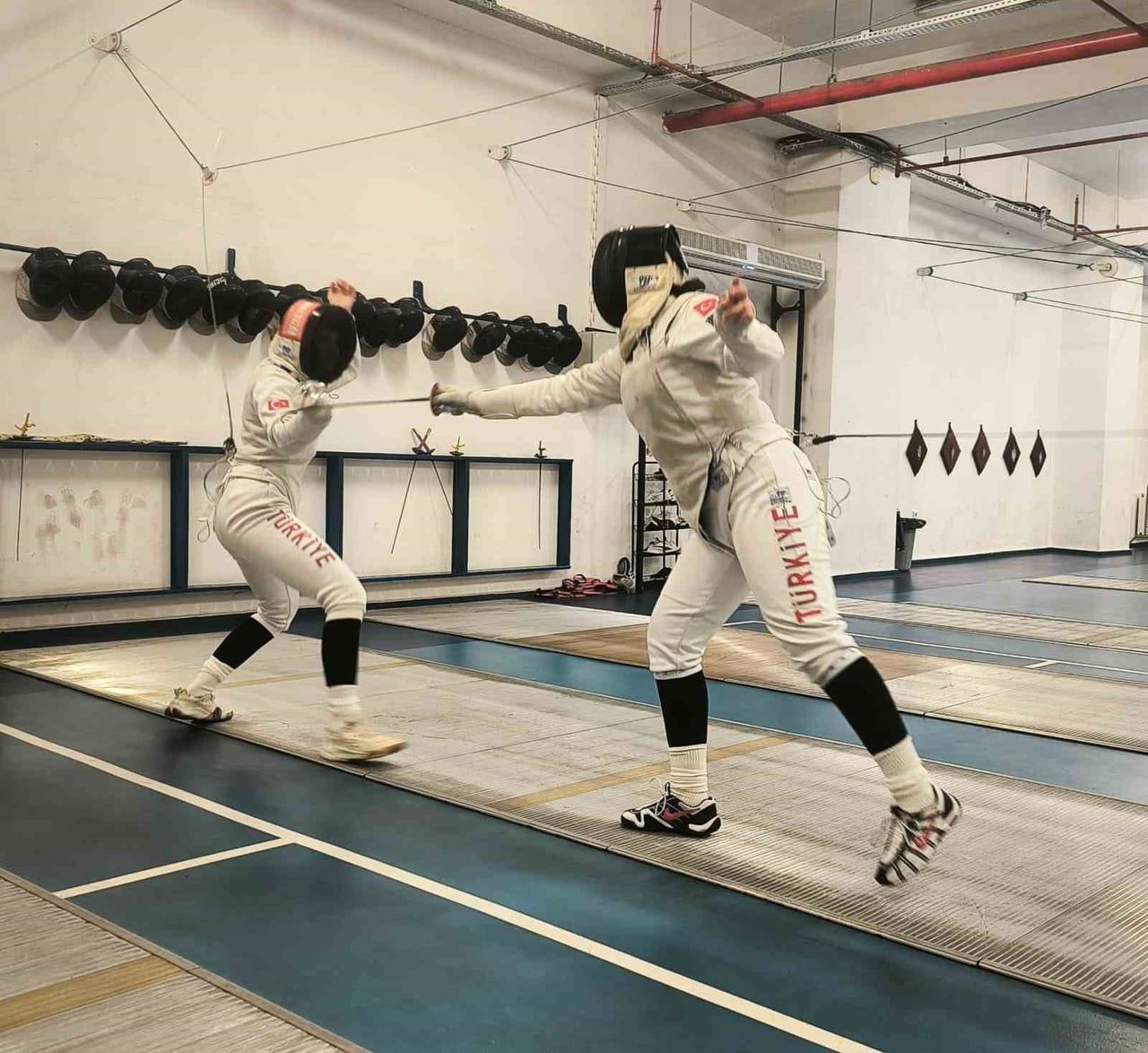 ESKİŞEHİR'DE AMATÖR SPOR HAFTASI ETKİNLİKLERİ KAPSAMINDA PROF. DR. FETHİ HEPER ESKRİM SALONU’NDA...