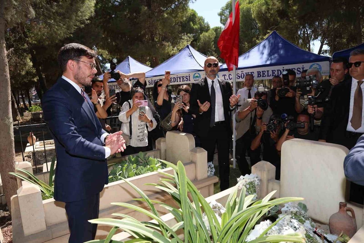 TÜRKİYE'NİN UNUTULMAZ VALİLERİNDEN, KAMUOYUNDA "SÜPER VALİ" OLARAK TANINAN MERHUM RECEP...
