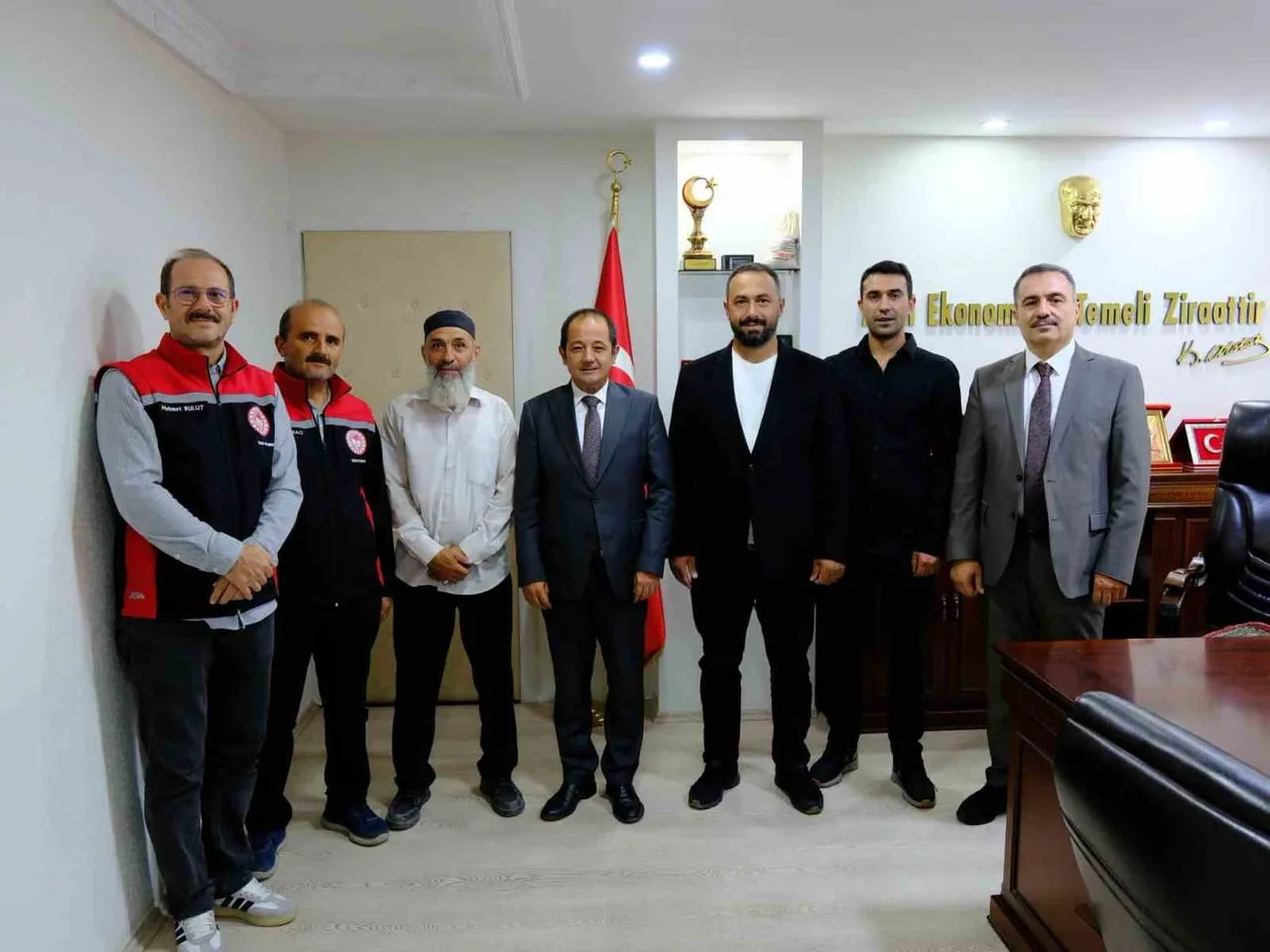 ERZİNCAN’DA HİBE ALMAYA HAK KAZANAN ÜRETİCİLER, İL TARIM VE ORMAN MÜDÜRÜ ALPER KOÇAKER İLE HİBE...