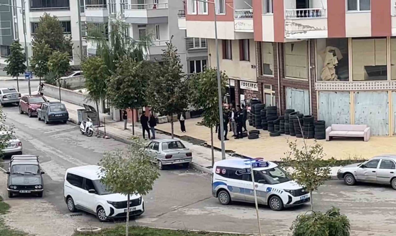 ÇORUM’DA OTO LASTİK TAMİRHANESİNE SİLAHLI SALDIRIDA EKİPLER MÜDAHALEDE BULUNDU