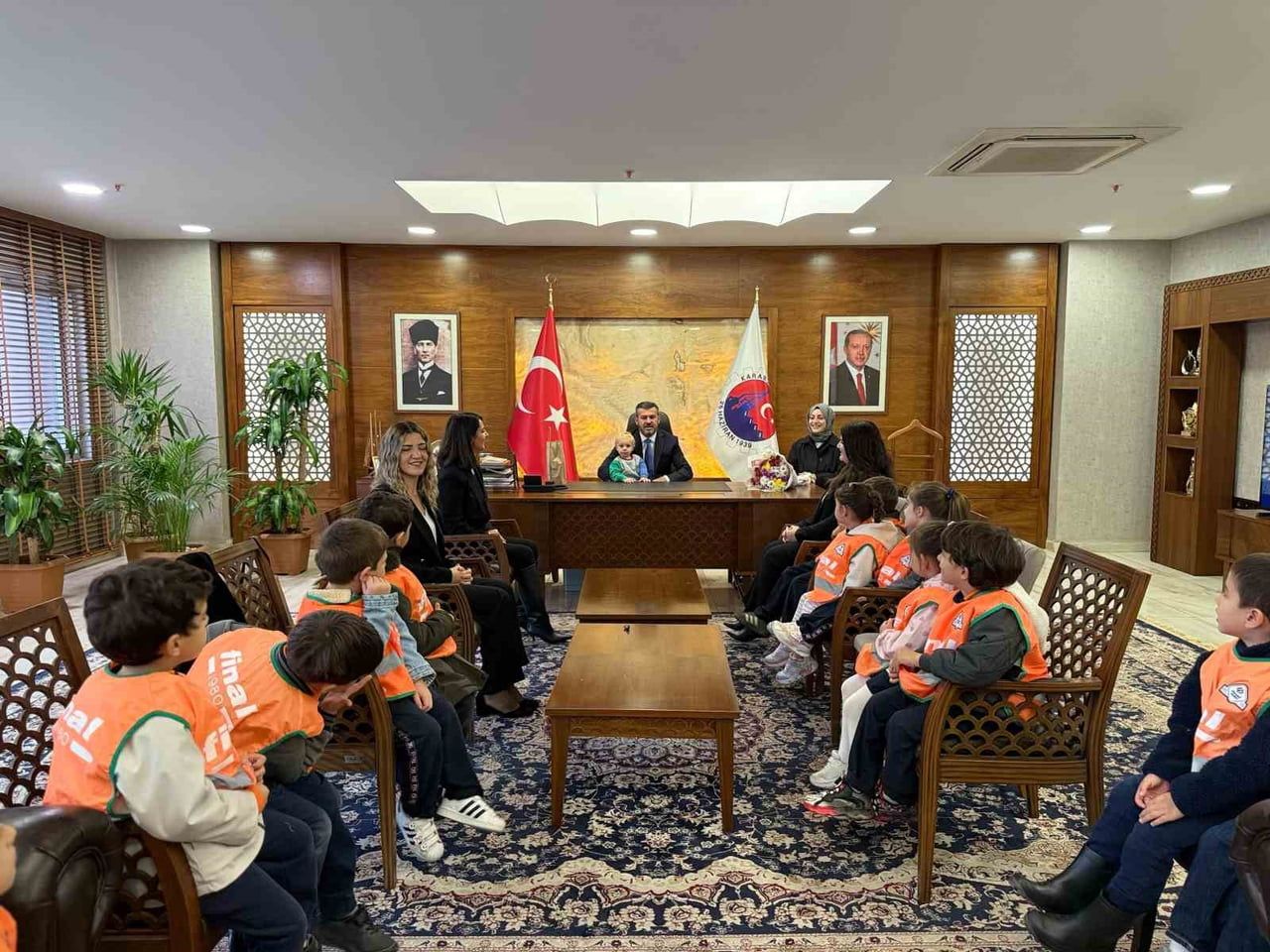 KARABÜK BELEDİYE BAŞKANI ÖZKAN ÇETİNKAYA, KARABÜK'TE EĞİTİM VEREN ÖZEL OKULUN ANAOKULU...