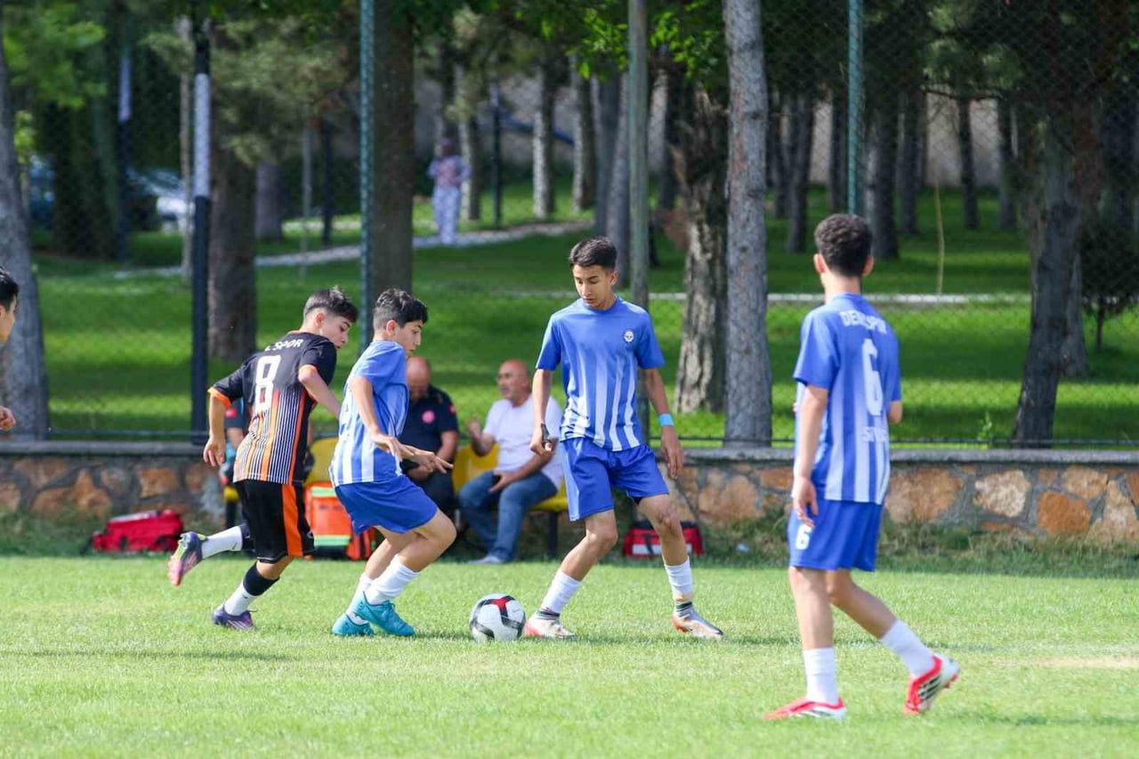 SİVAS’TA 4 EYLÜL SİVAS KONGRESİ’NİN 107. YIL KUTLAMALARI KAPSAMINDA DÜZENLENEN U-15 4 EYLÜL FUTBOL...