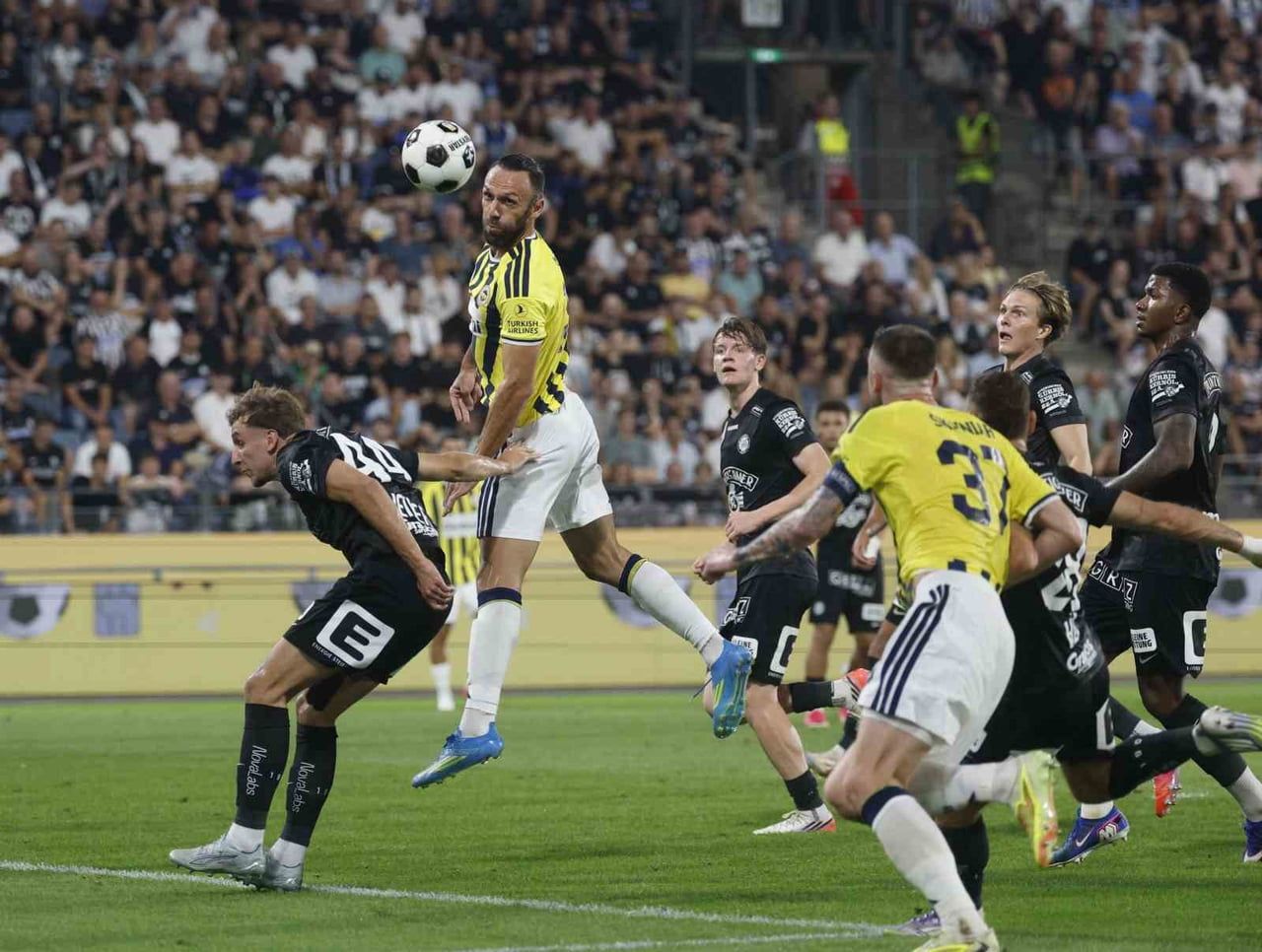 UEFA ŞAMPİYONLAR LİGİ 3. ELEME TURU RÖVANŞ MAÇINDA FENERBAHÇE, DEPLASMANDA KARŞILAŞTIĞI AVUSTURYA...