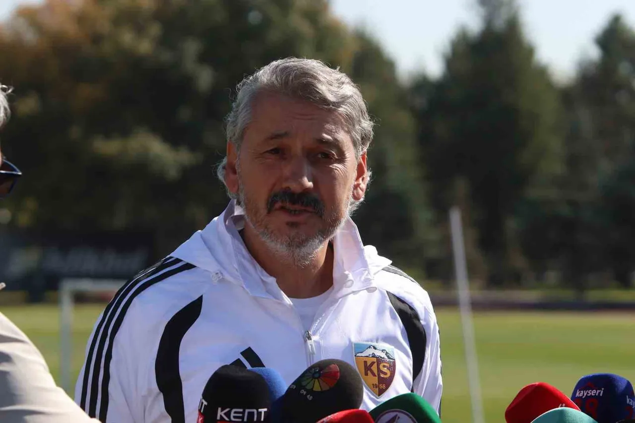 KAYSERİSPOR TEKNİK DİREKTÖRÜ ATİLA GERİN, TAKIMIN GELDİĞİ DURUMDAN ÇOK MEMNUN OLDUĞUNU BELİRTEREK...