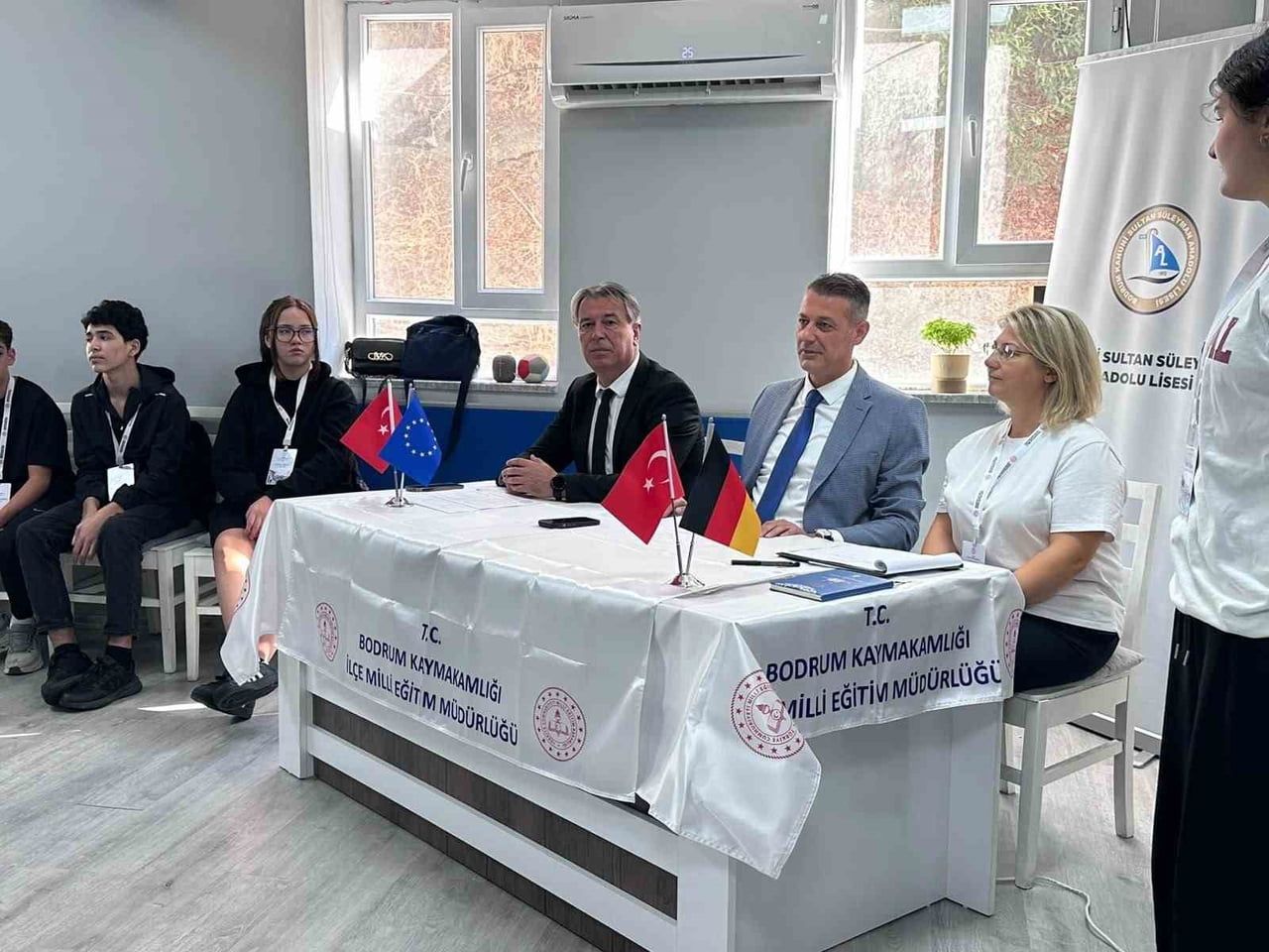BODRUM’DA ERASMUS BULUŞMASI: ALMAN ÖĞRENCİLER AKRANLARIYLA BİR ARAYA GELDİ