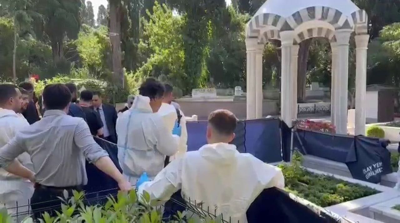 POLİSLER MEZARLIKTA İNCELEME YAPTI. (ARŞİV)