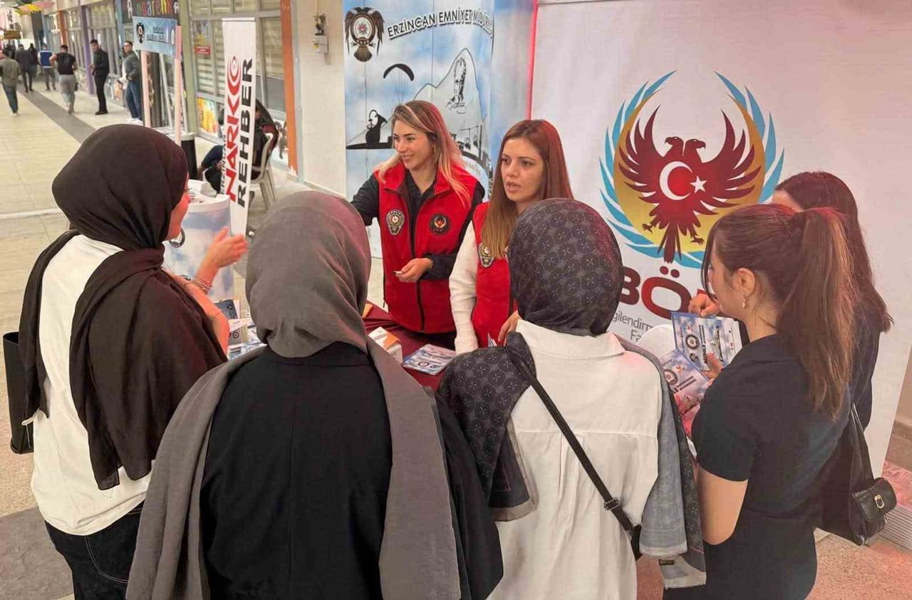 ERZİNCAN’DA ÜNİVERSİTE ÖĞRENCİLERİNE TERÖRLE MÜCADELE BİLGİLENDİRMESİ