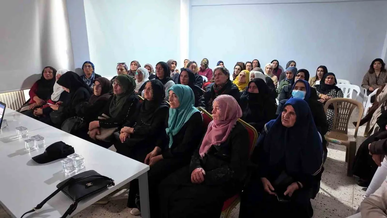 ELAZIĞ'IN KARAKOÇAN İLÇESİNDEKİ MEDİLİNES HASTANESİ TARAFINDAN MEME KANSERİNE YÖNELİK SEMİNER...