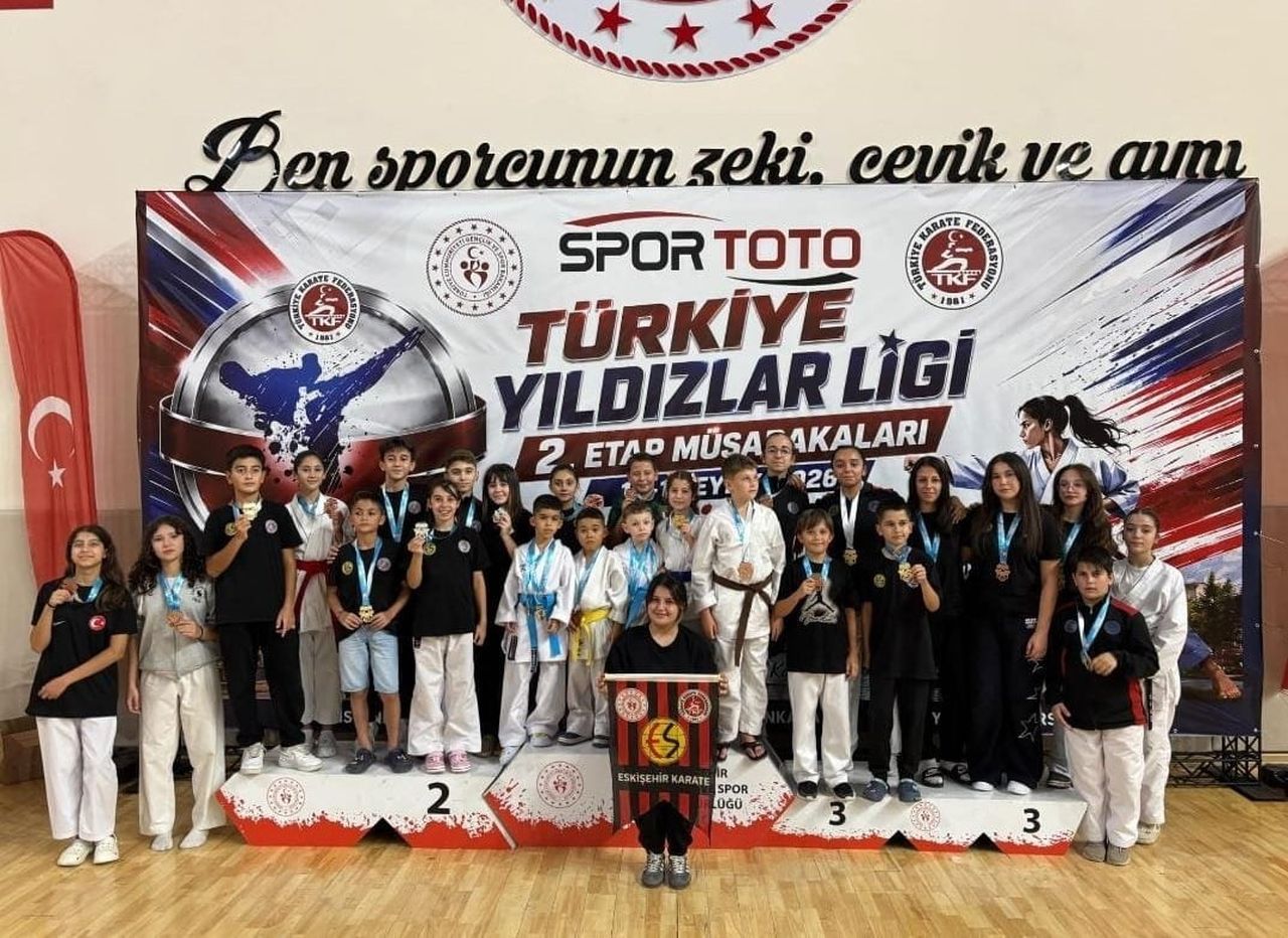 TÜRKİYE SPOR TOTO YILDIZLAR LİGİ 2. ETAP KARATE ŞAMPİYONASI, ESKİŞEHİR'DE BAŞARILI BİR...