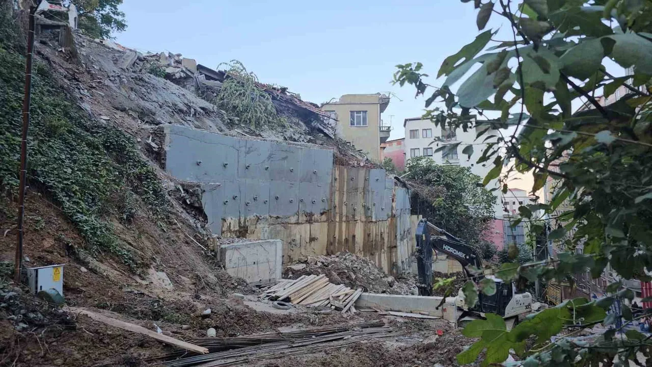 ZONGULDAK'TA 3 KATLI BİNANIN ÇÖKMESİ SONUCU 1 KİŞİNİN HAYATINI KAYBETTİĞİ, 1 KİŞİNİN YARALANDIĞI...