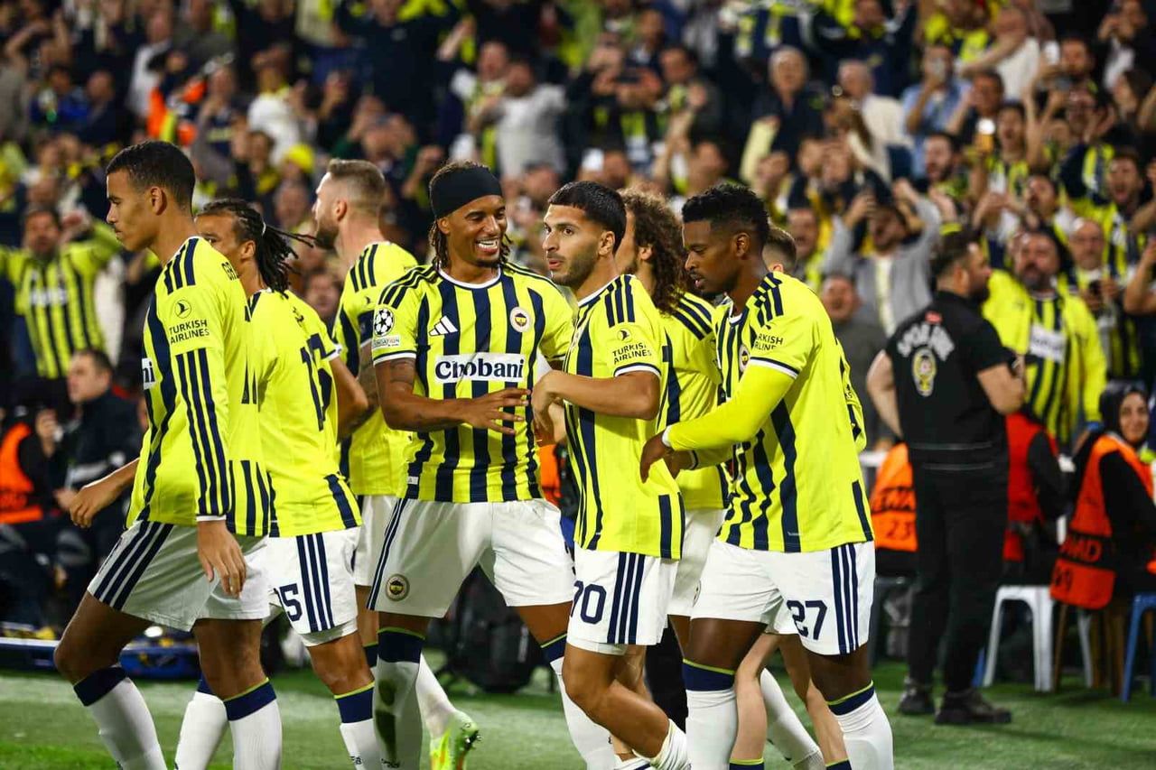 UEFA ŞAMPİYONLAR LİGİ'NİN 3. HAFTASINDA FENERBAHÇE, ÇEKYA EKİBİ SLAVİA PRAG'I KONUK EDİYOR....