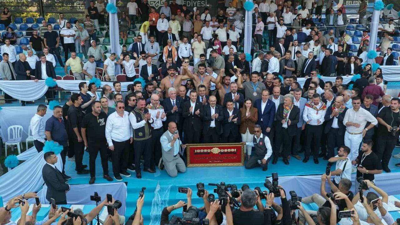 66. GELENEKSEL KURTDERELİ MEHMET PEHLİVAN YAĞLI GÜREŞLERİNDE ALTIN KEMER MUSTAFA TAŞ’IN...
