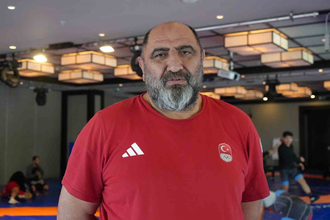 GREKOROMEN GÜREŞ MİLLİ TAKIMI TEKNİK DİREKTÖRÜ ŞABAN DONAT