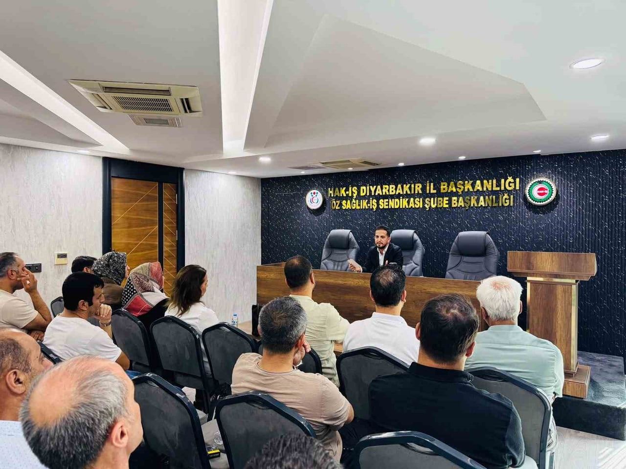 HAK-İŞ DİYARBAKIR İL BAŞKANI VE ÖZ SAĞLIK-İŞ ŞUBE BAŞKANI MEHMET AKÜZÜM, SENDİKAL MÜCADELEMİZİN...