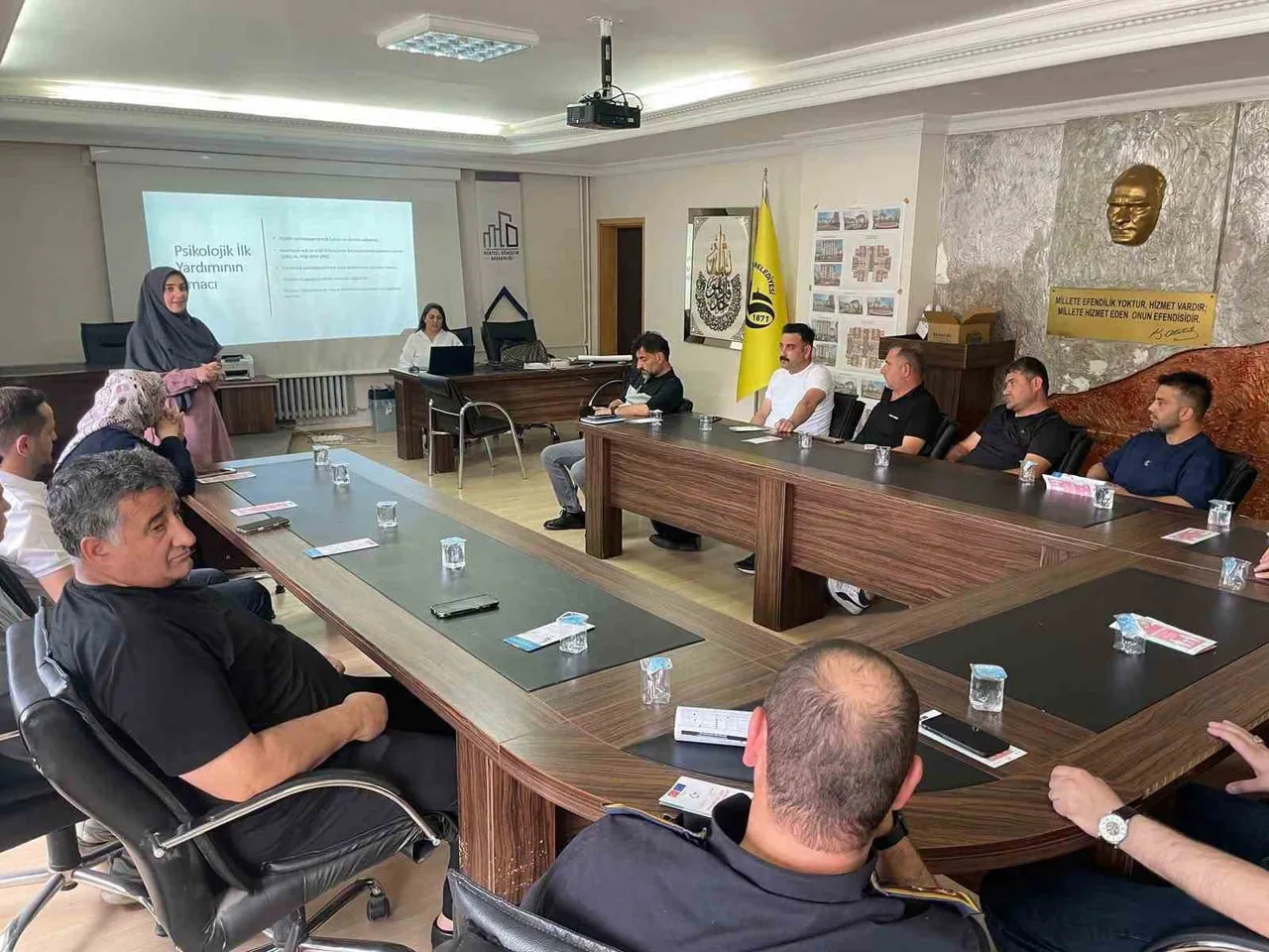 BELEDİYE PERSONELİNE PSİKOLOJİK İLK YARDIM EĞİTİMİ VERİLDİ