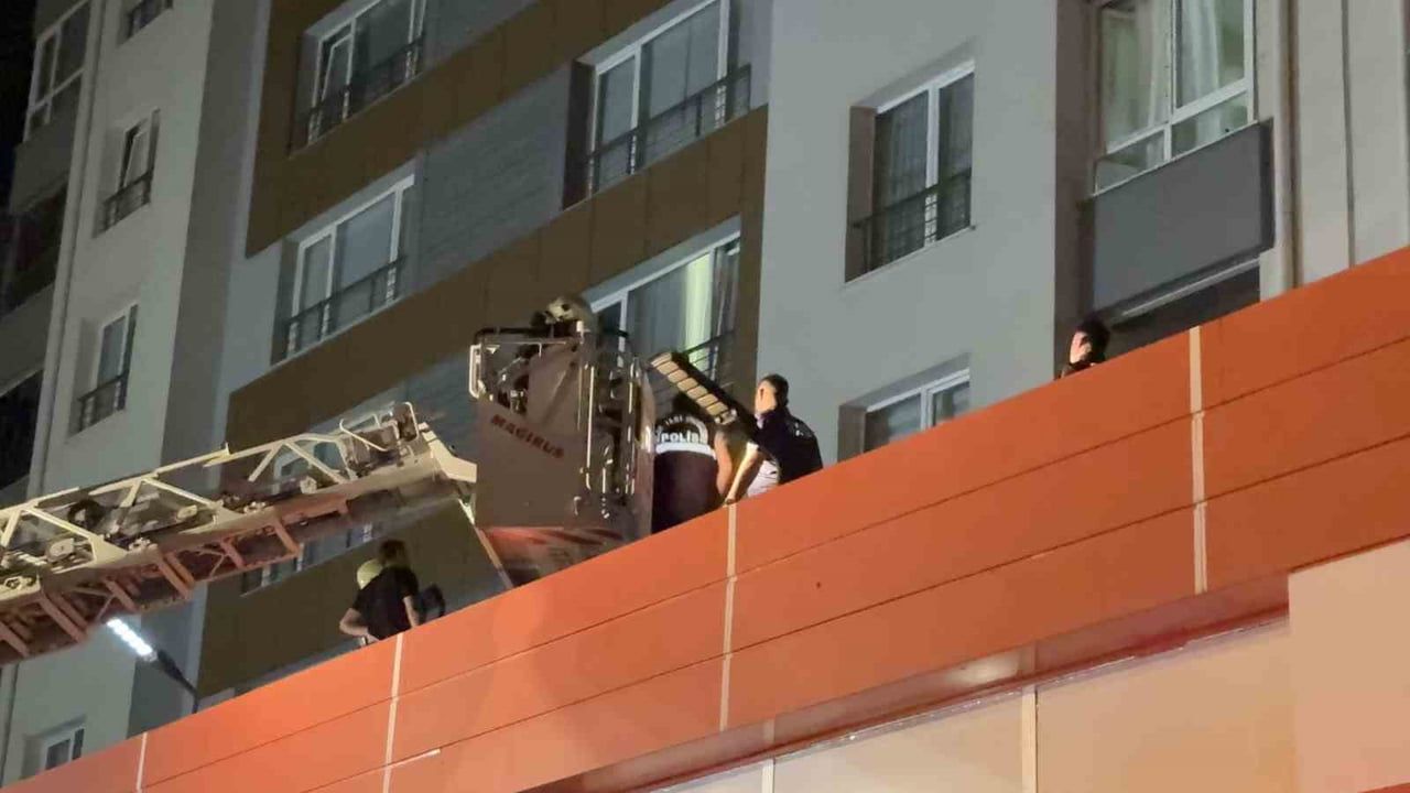KAYSERİ’NİN MELİKGAZİ İLÇESİNDE BİR BİNANIN 13. KATINDAN HENÜZ BİLİNMEYEN BİR SEBEPTEN YANGIN...
