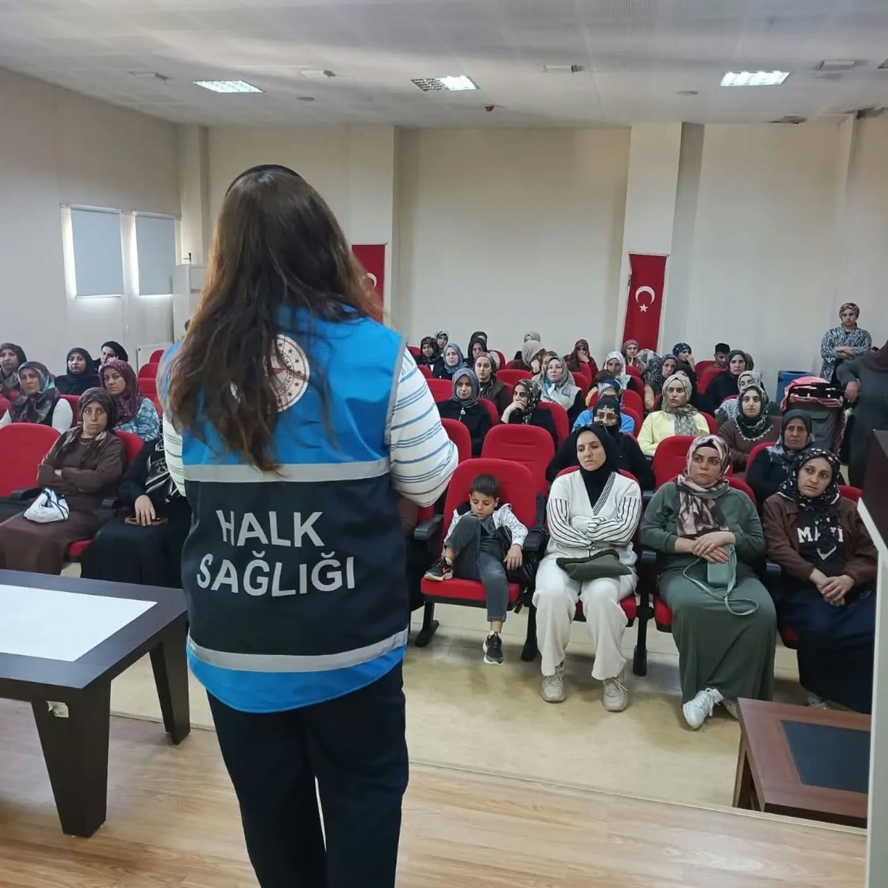 NAZİLLİ SOSYAL HİZMET MERKEZİ’NDE KADINLARA YÖNELİK DÜZENLENEN EĞİTİMDE MEME KANSERİ, KANSER...