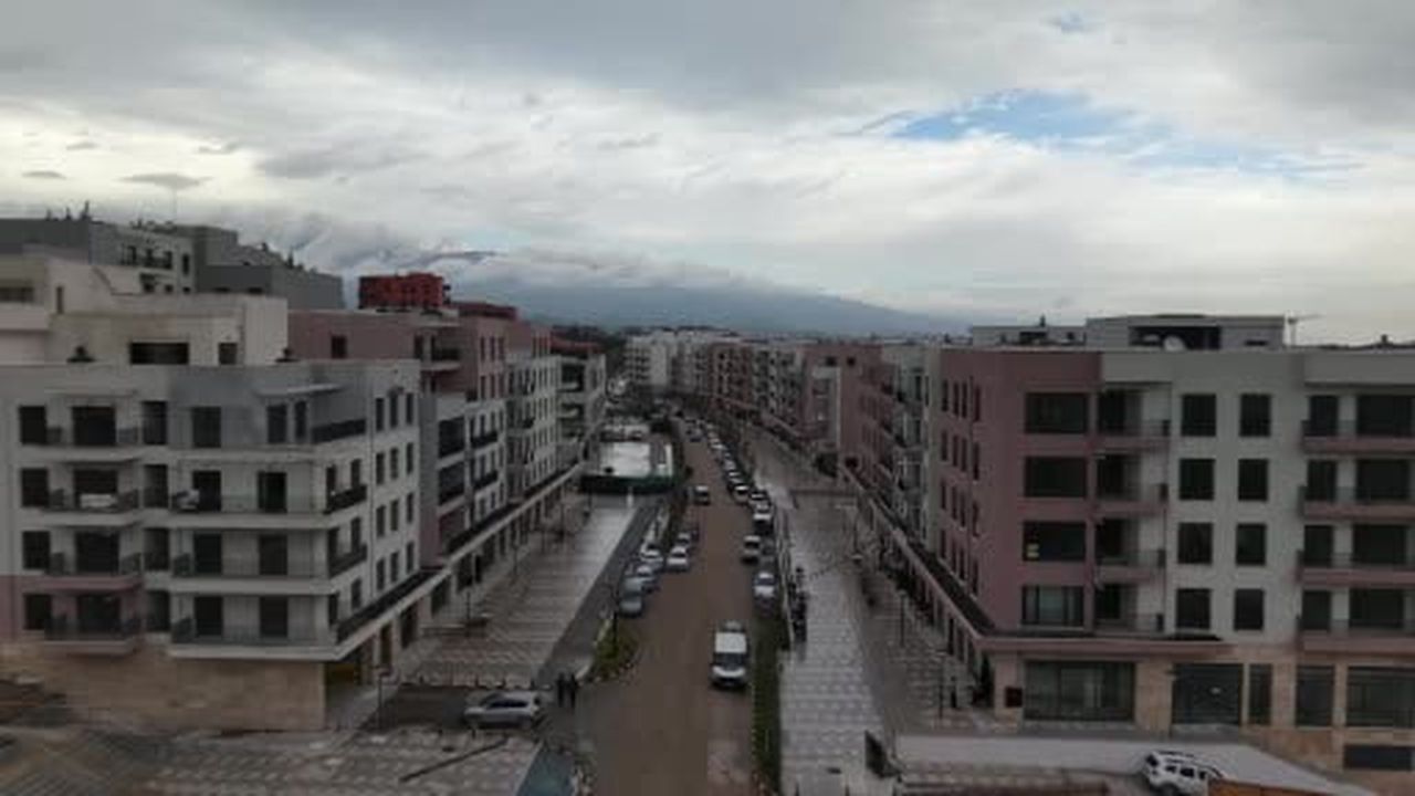 Depremde yerle bir olan Antakya'nın kalbi Atatürk Caddesi asrın inşasıyla yeniden hayat buldu