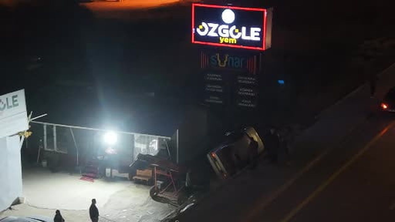 Ankara’da sürücüsünün kontrolünü kaybettiği otomobil takla attı: 2 yaralı