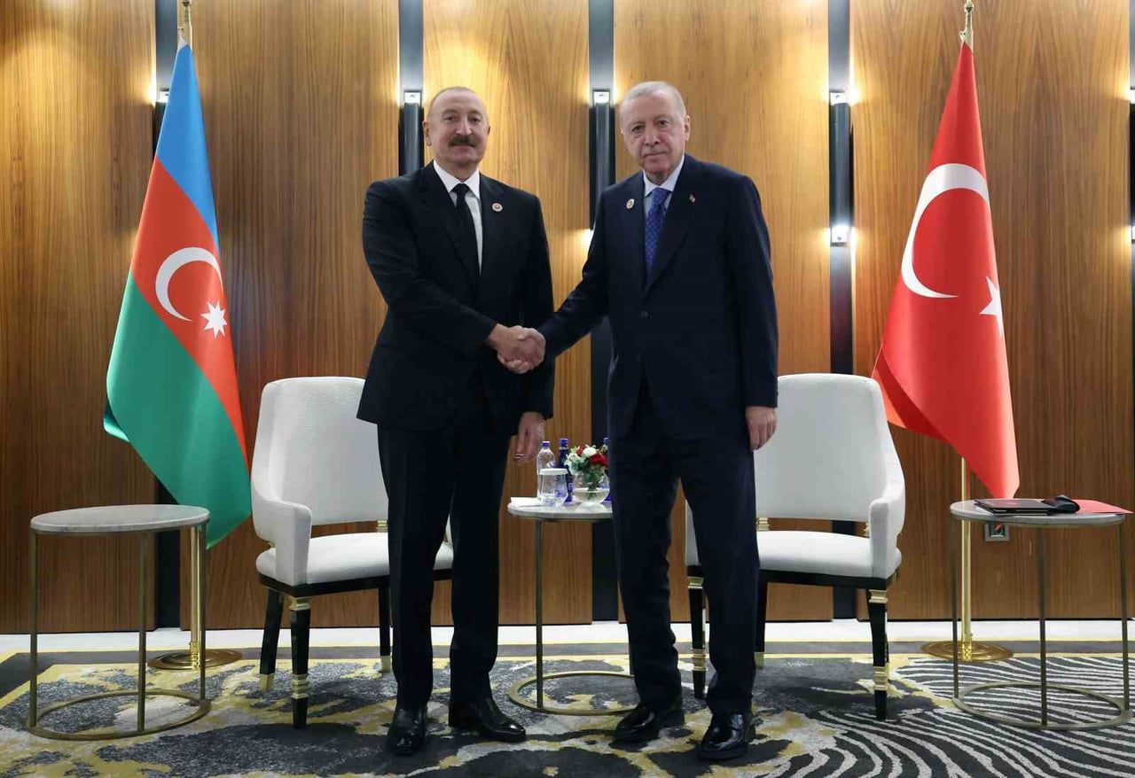 CUMHURBAŞKANI RECEP TAYYİP ERDOĞAN, BİŞKEK'TE AZERBAYCANLI MEVKİDAŞI İLHAM ALİYEV İLE BİR ARAYA...